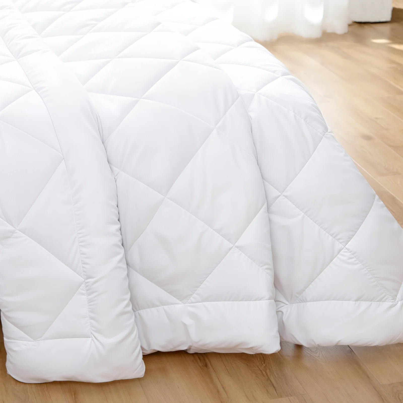 Hacienda | Microfibre & Bamboo Blend Quilt | 350GSM | All Season | King - Image 5